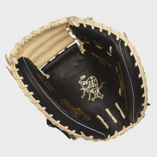 RAWLINGS HEART OF THE HIDE R2G CM 33 baseball glove, ready for game use with minimal break-in required.
