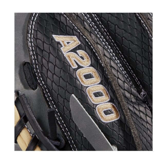 Wilson A2000 Pedroia Fit  PF33 (C) 33 Black/Black Super SS/Blonde